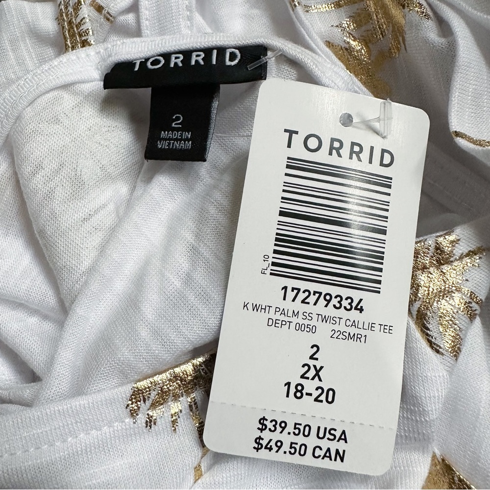 NWT! TORRID gold foil palm tree print skin tee, 2X. - Picture 9 of 9